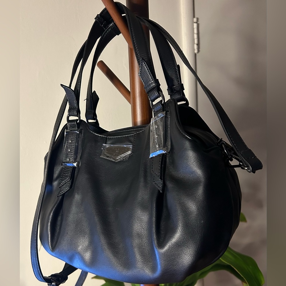 Simply Vera Vera Wang Black Satchel Tote Purse Bag